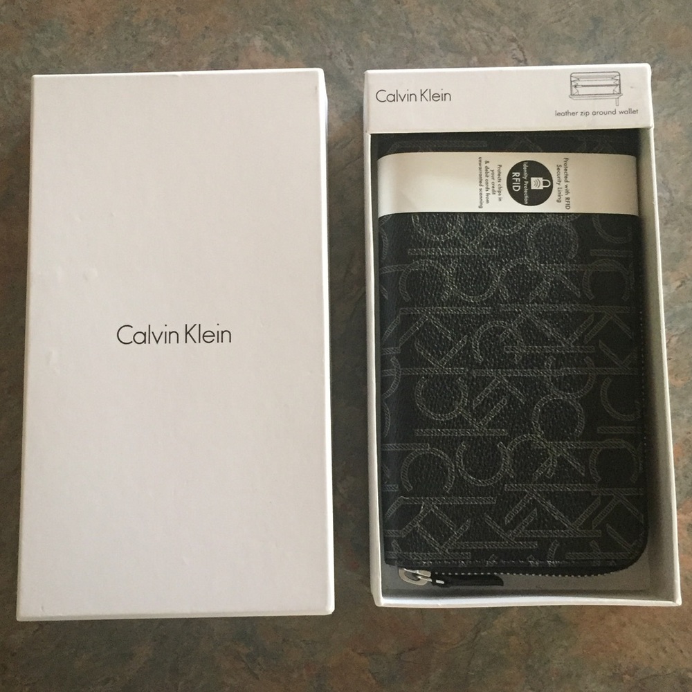 NWT Large Calvin Klein Zip Around Wallet RFID